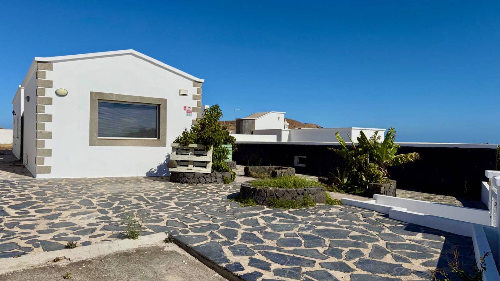 4 makuuhuone Huvila myytävänä paikassa Nazaret mukana uima-altaan 
autotalli - 625 000 € (Ref: 9783901)