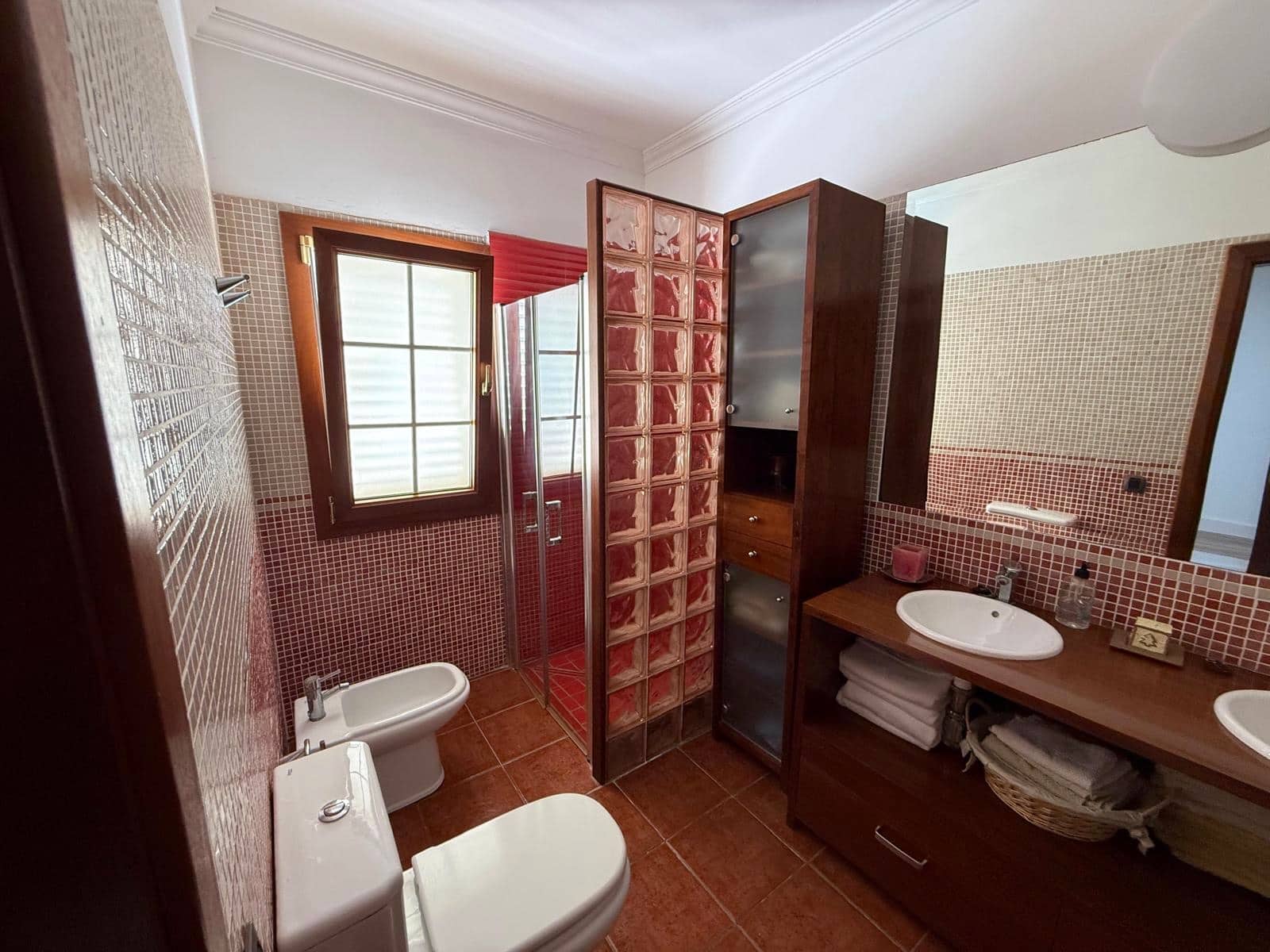 4 makuuhuone Huvila myytävänä paikassa Nazaret mukana uima-altaan 
autotalli - 625 000 € (Ref: 9783901)