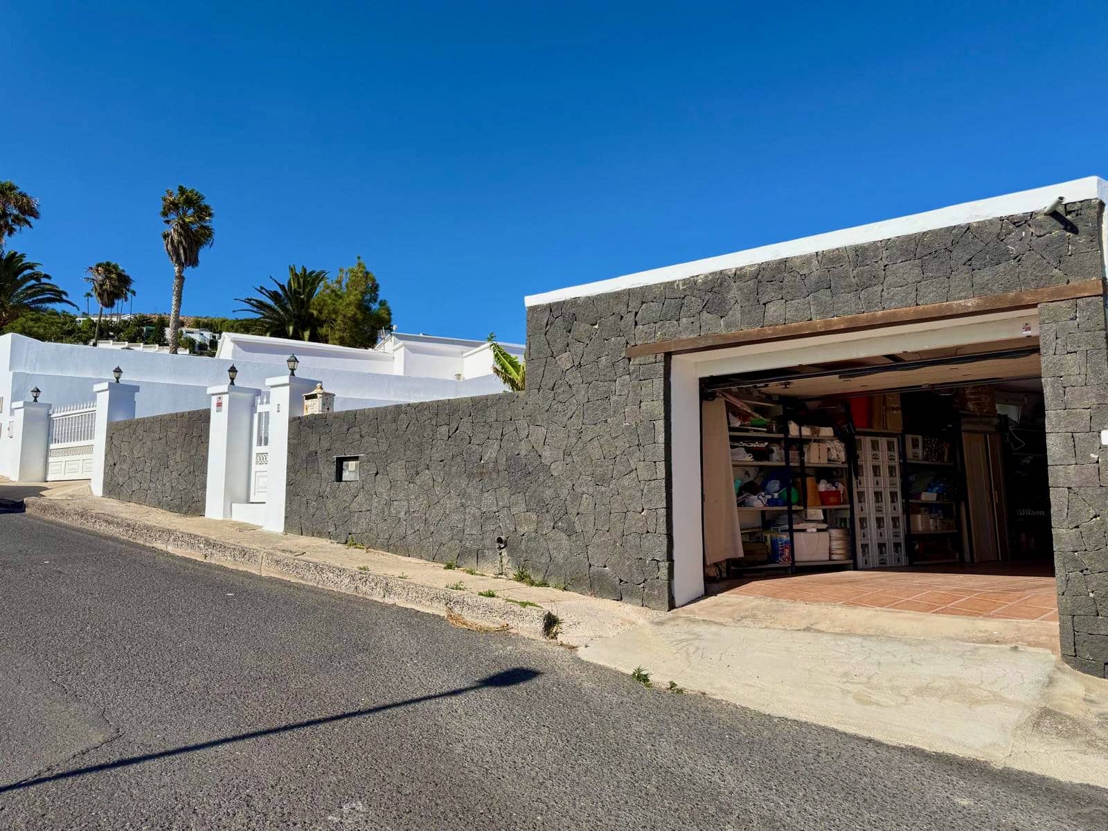 4 makuuhuone Huvila myytävänä paikassa Nazaret mukana uima-altaan 
autotalli - 625 000 € (Ref: 9783901)