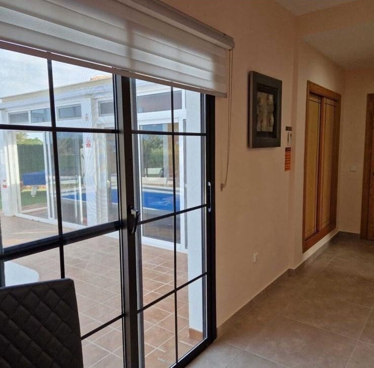 3 soverom Villa til salgs i Caleta de Fuste med svømmebasseng garasje - € 535 000 (Ref: 9793517)