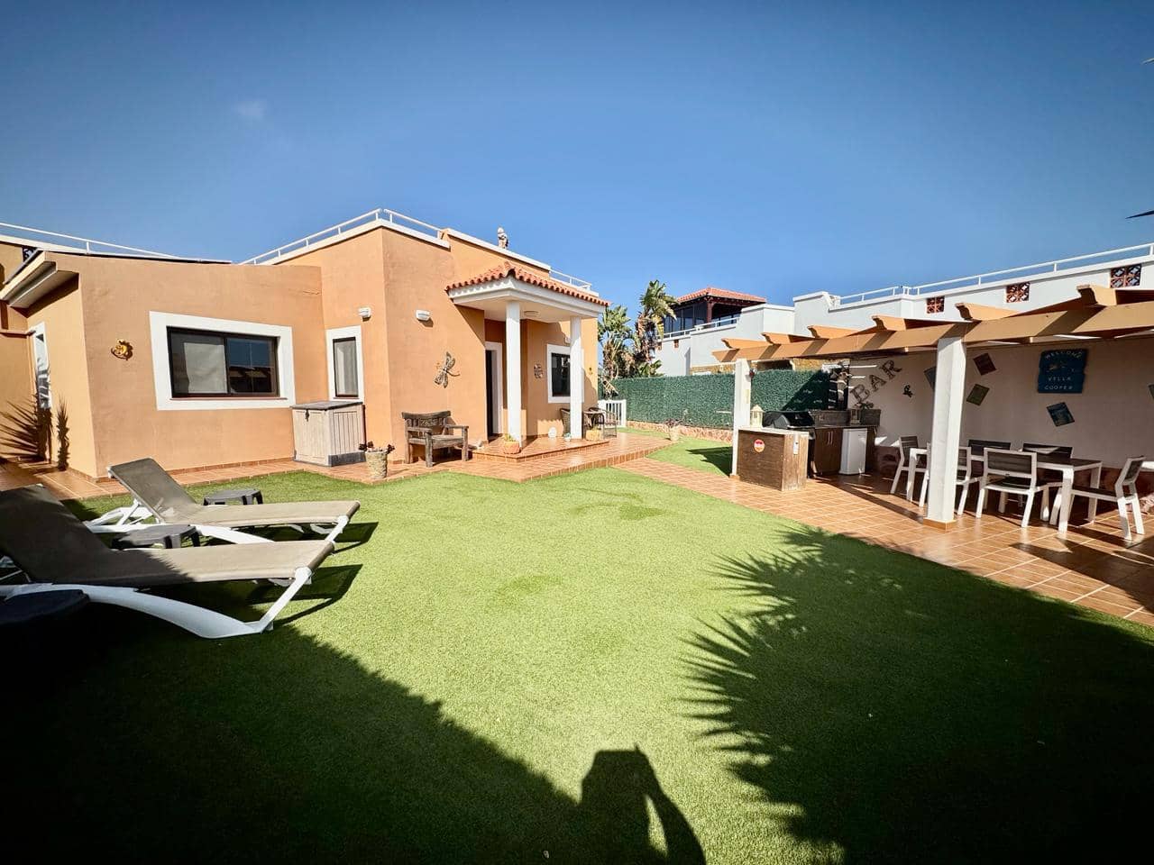 3 soverom Villa til salgs i Caleta de Fuste med svømmebasseng garasje - € 535 000 (Ref: 9793517)