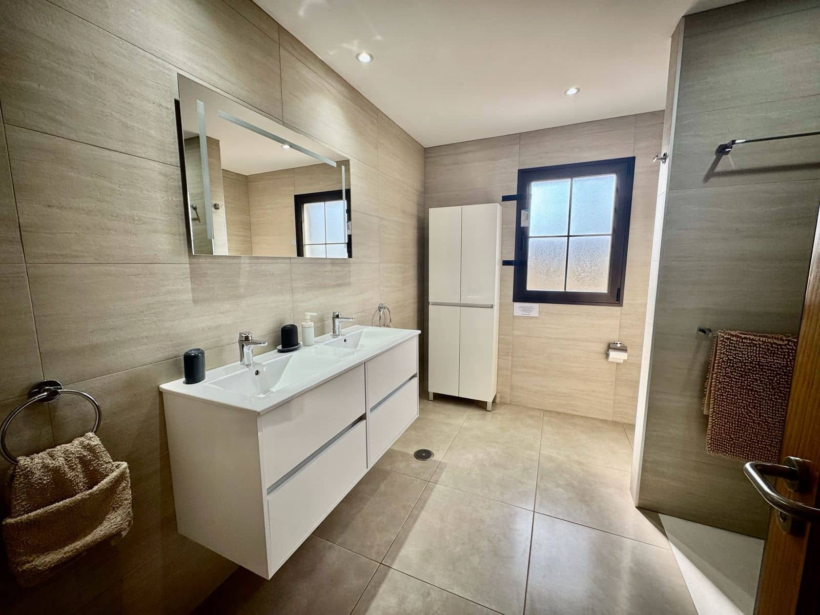 3 soverom Villa til salgs i Caleta de Fuste med svømmebasseng garasje - € 535 000 (Ref: 9793517)