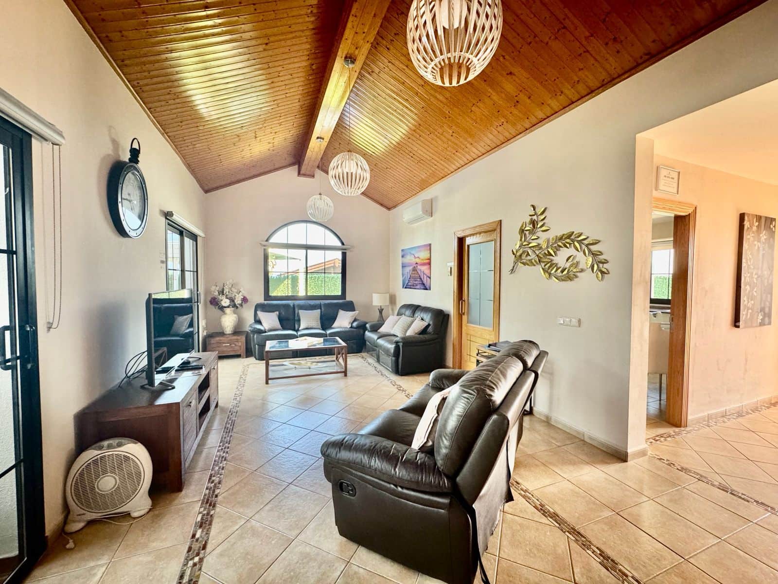 3 soverom Villa til salgs i Caleta de Fuste med svømmebasseng garasje - € 535 000 (Ref: 9793517)