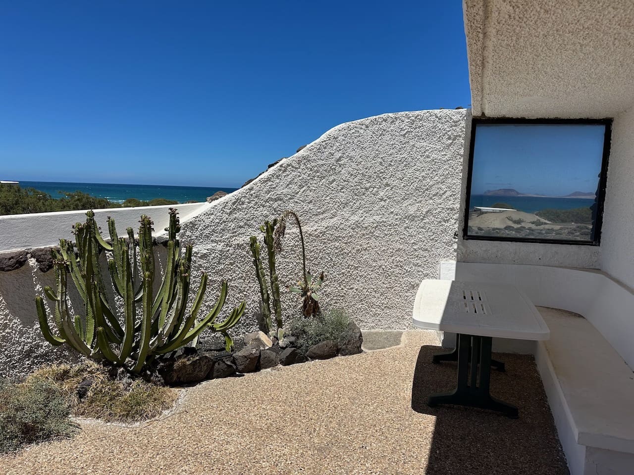 2 bedroom Bungalow for sale in Famara - € 1,095,000 (Ref: 9824033)