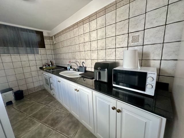 4 Zimmer Bungalow zu verkaufen in Caleta de Famara, Teguise mit Garage - 870.000 € (Ref: 9824084)
