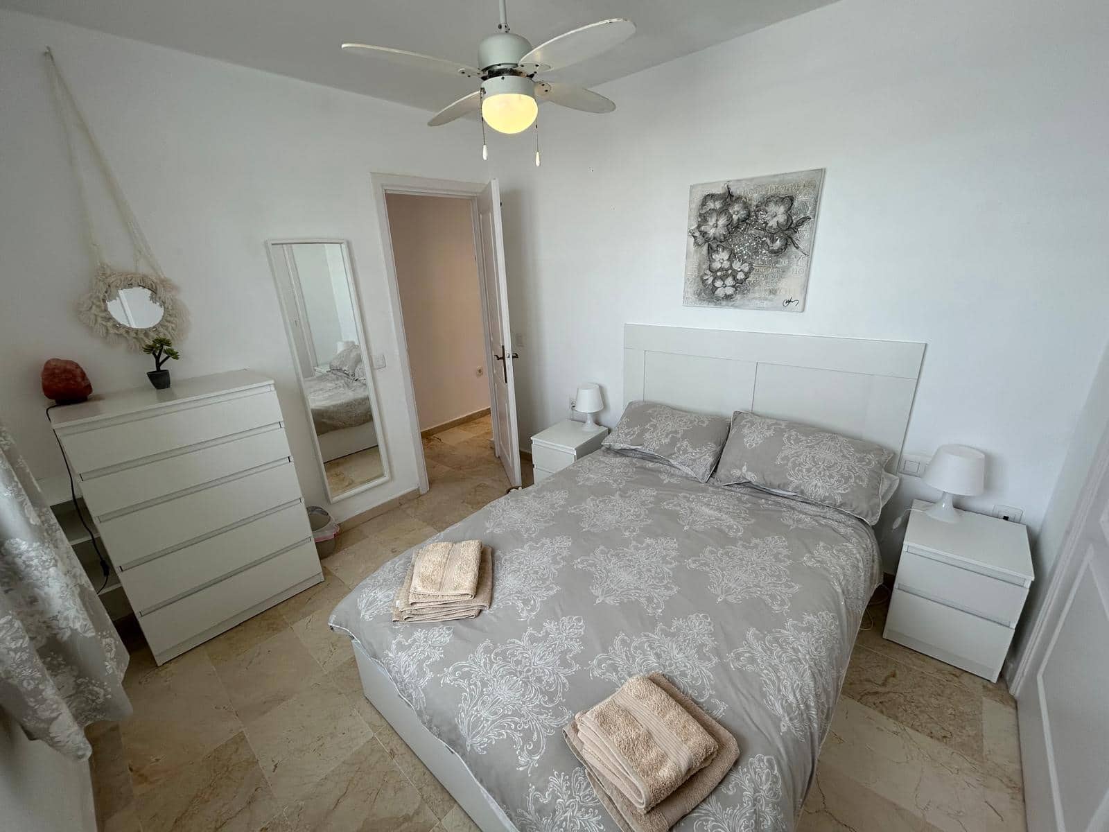 2 bedroom Apartment for sale in Caleta de Fuste - € 215,000 (Ref: 9826865)