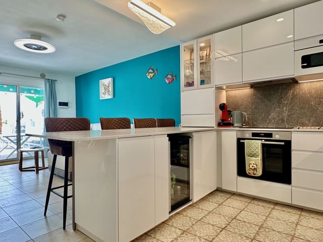 2 soverom Leilighet til salgs i Costa Teguise, Teguise med svømmebasseng - € 380 000 (Ref: 9850289)