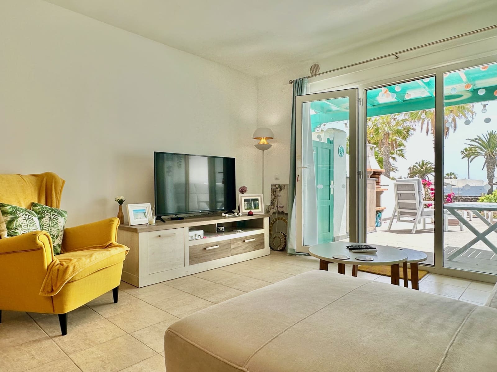 2 bedroom Apartment for sale in Costa Teguise with pool - € 380,000 (Ref: 9850289)
