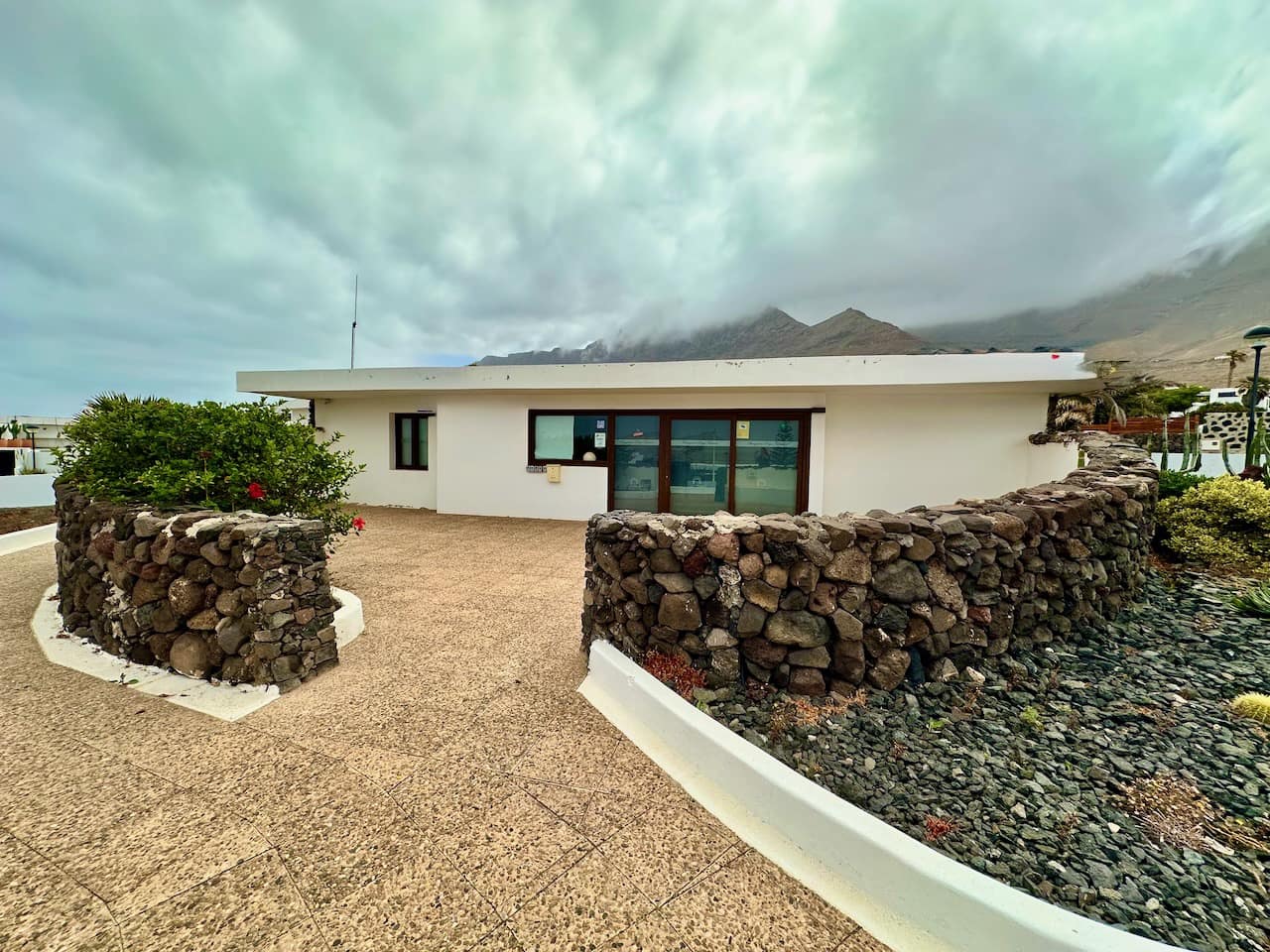 3 quarto Bungalow para venda em Caleta de Famara - 850 000 € (Ref: 9872564)