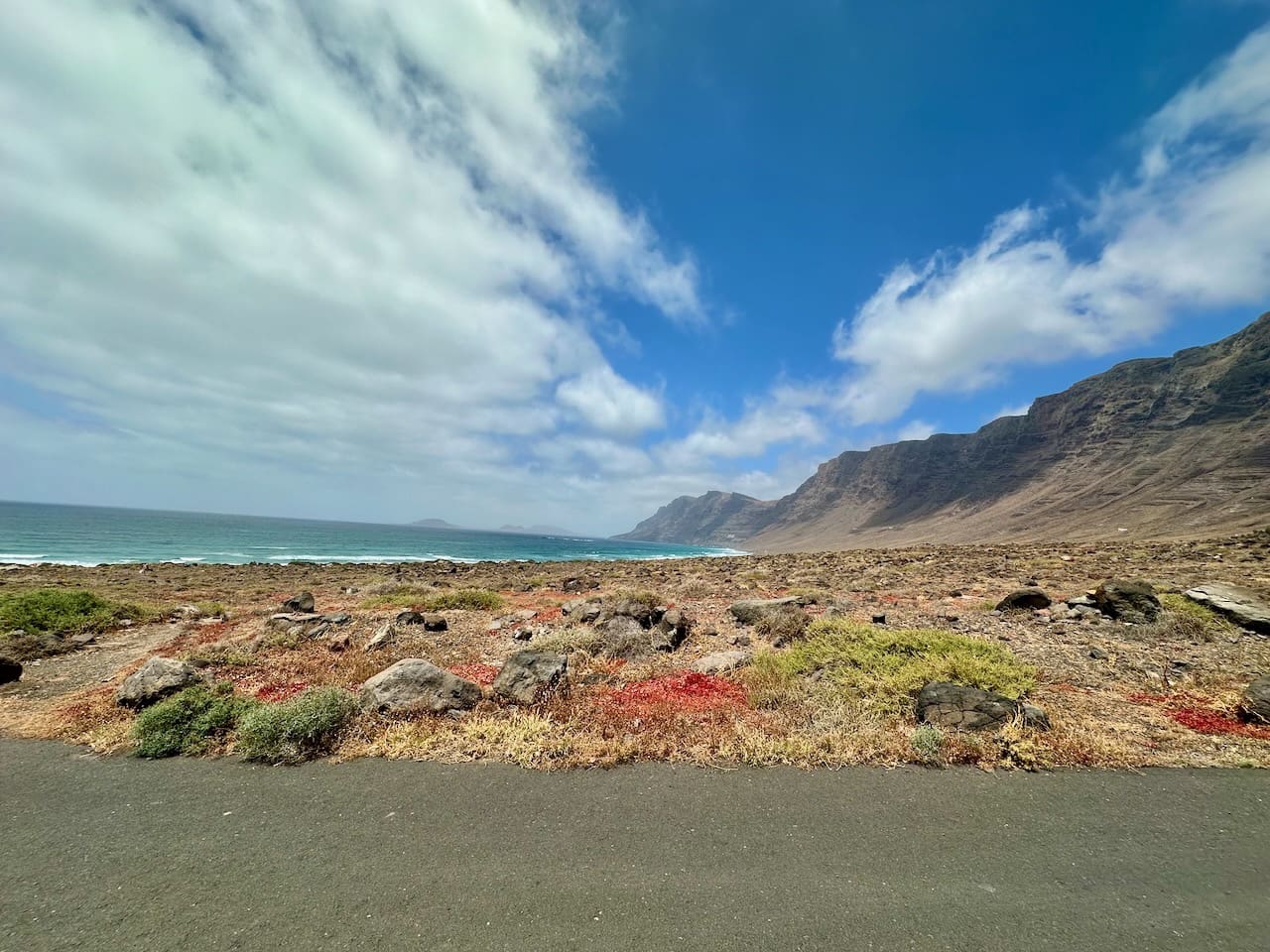 3 quarto Bungalow para venda em Caleta de Famara - 850 000 € (Ref: 9872564)