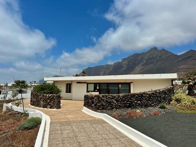 3 quarto Bungalow para venda em Caleta de Famara, Teguise - 850 000 € (Ref: 9872564)