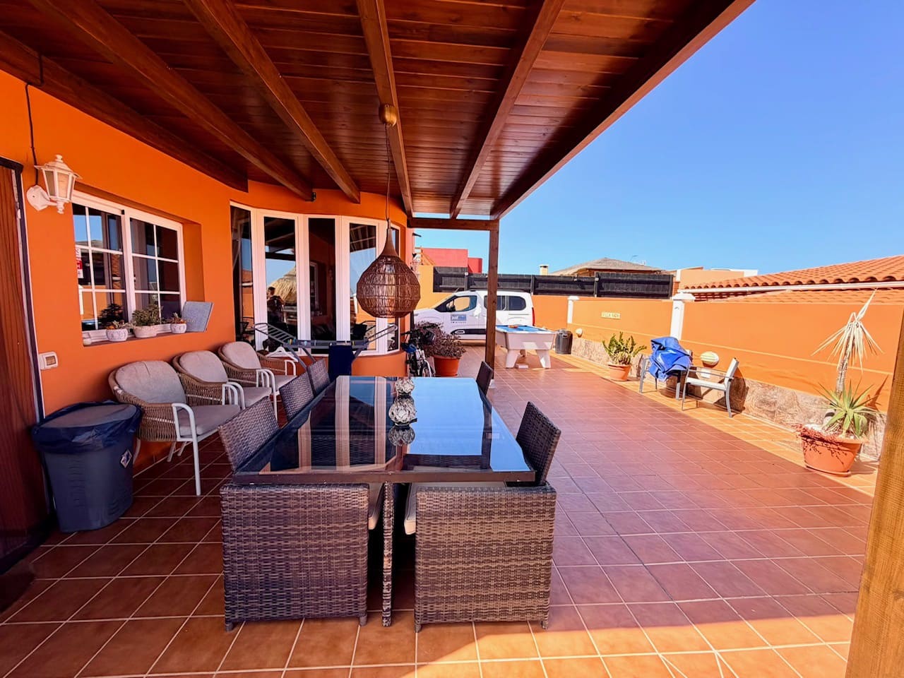4 bedroom Villa for sale in Caleta de Fuste with pool garage - € 499,000 (Ref: 9897180)