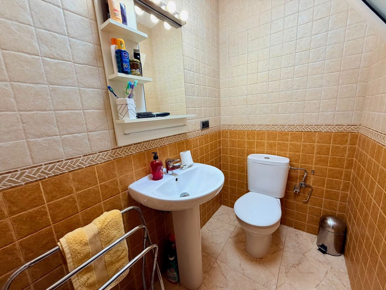 4 bedroom Villa for sale in Caleta de Fuste with pool garage - € 499,000 (Ref: 9897180)
