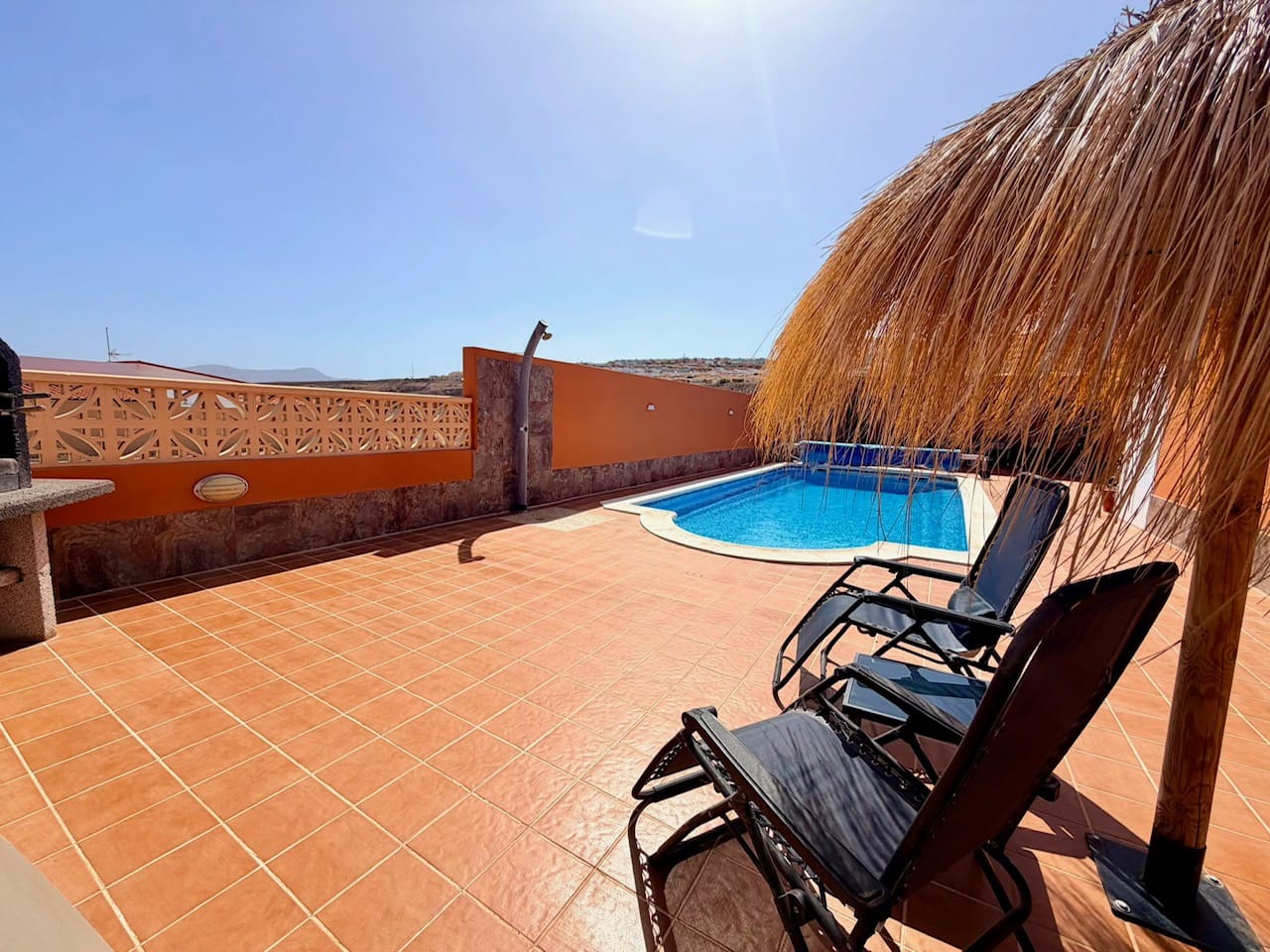 4 bedroom Villa for sale in Caleta de Fuste with pool garage - € 499,000 (Ref: 9897180)