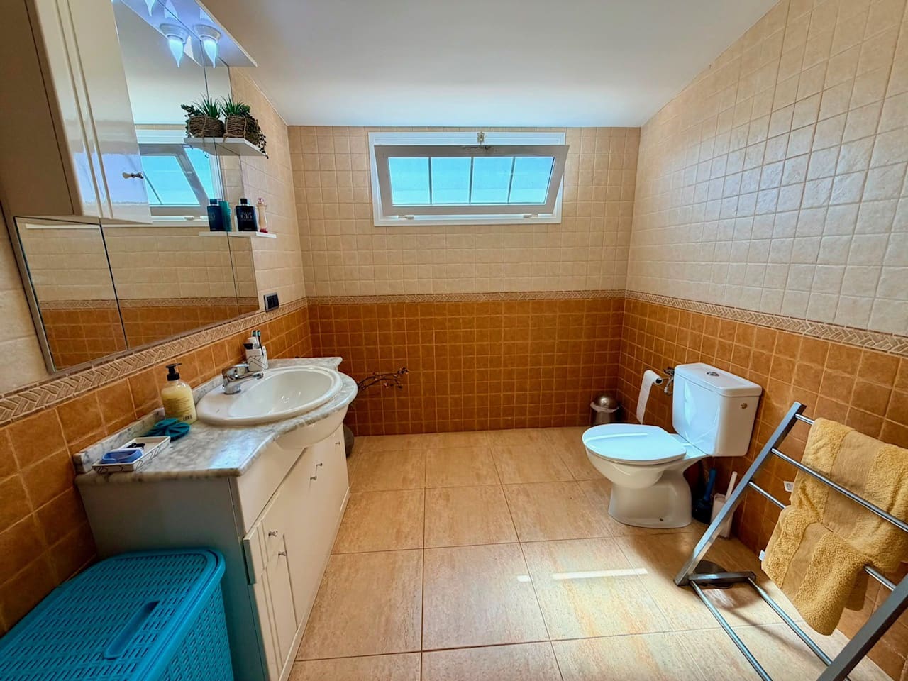 4 bedroom Villa for sale in Caleta de Fuste with pool garage - € 499,000 (Ref: 9897180)