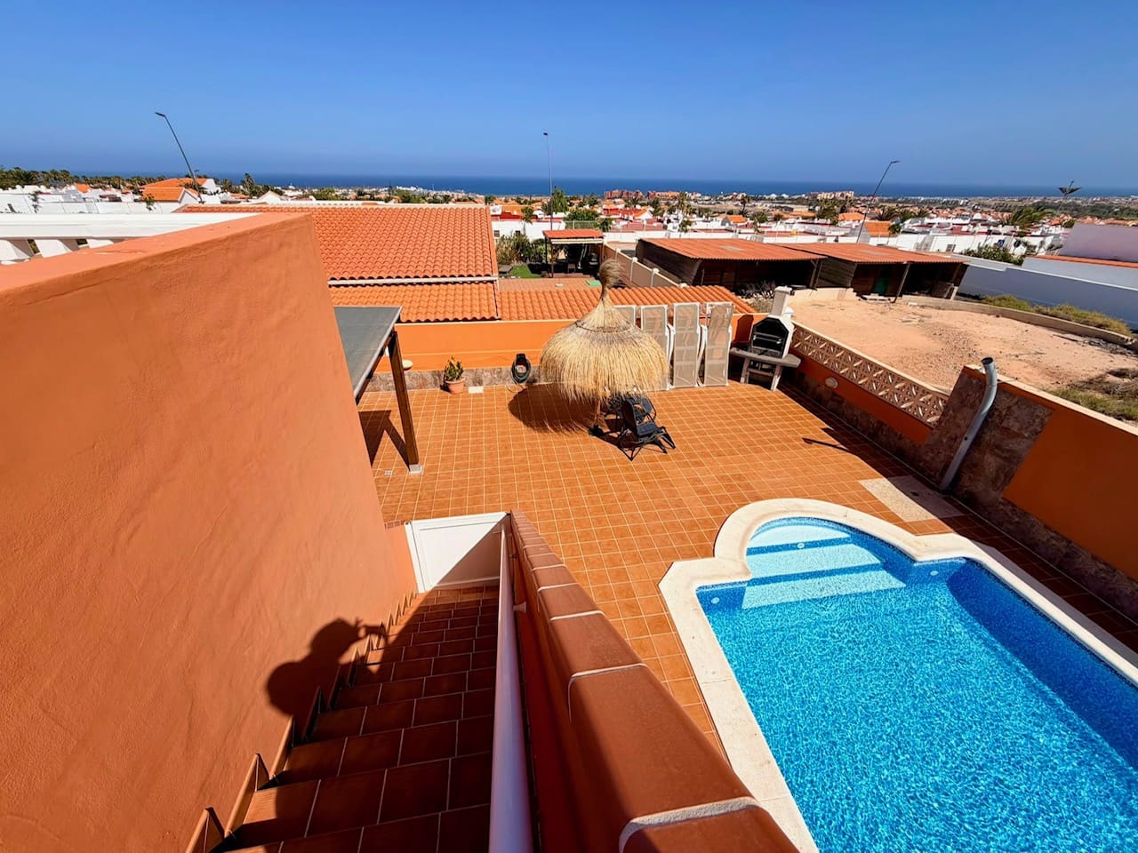 4 bedroom Villa for sale in Caleta de Fuste with pool garage - € 499,000 (Ref: 9897180)