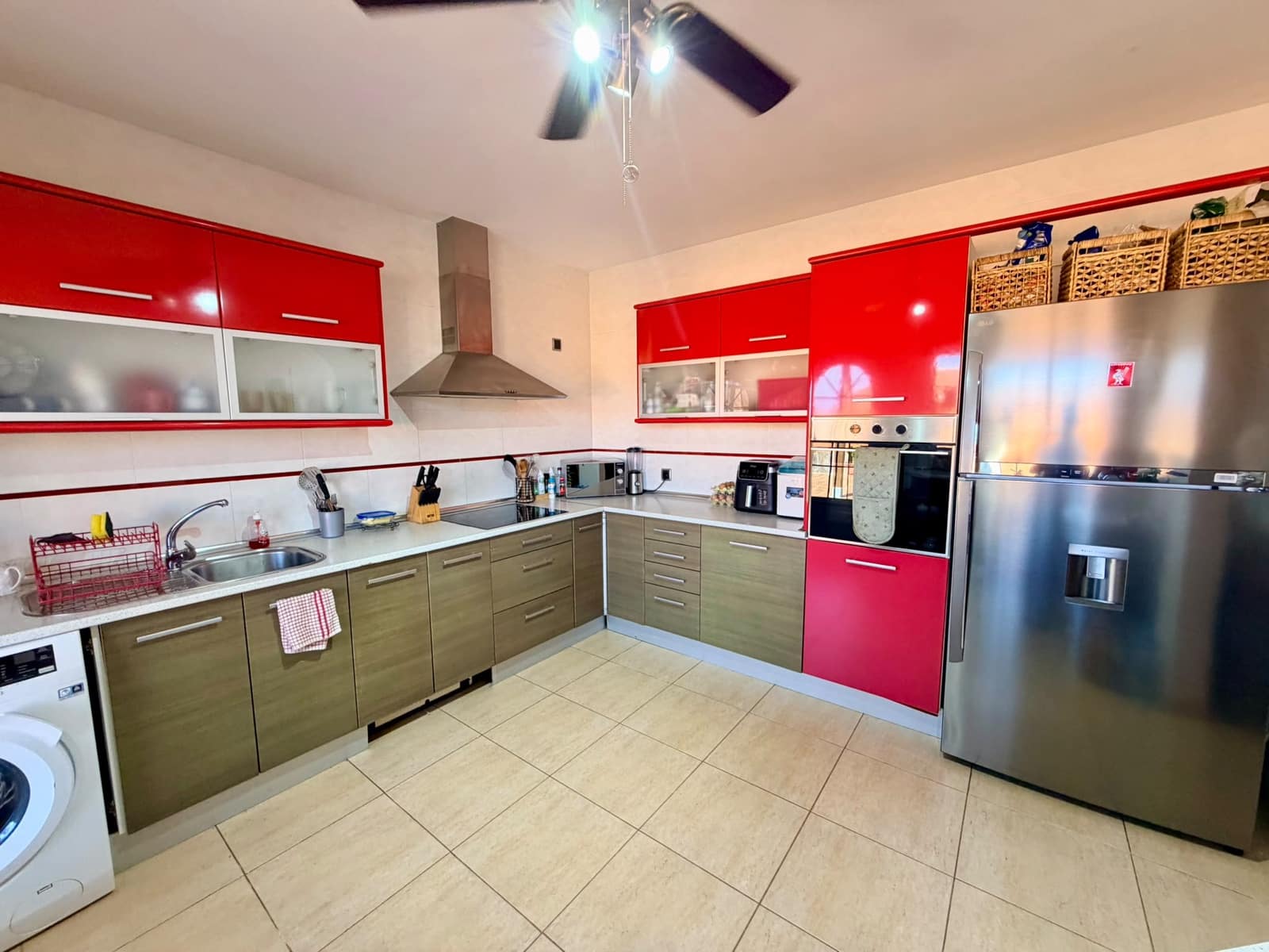 4 bedroom Villa for sale in Caleta de Fuste with pool garage - € 499,000 (Ref: 9897180)