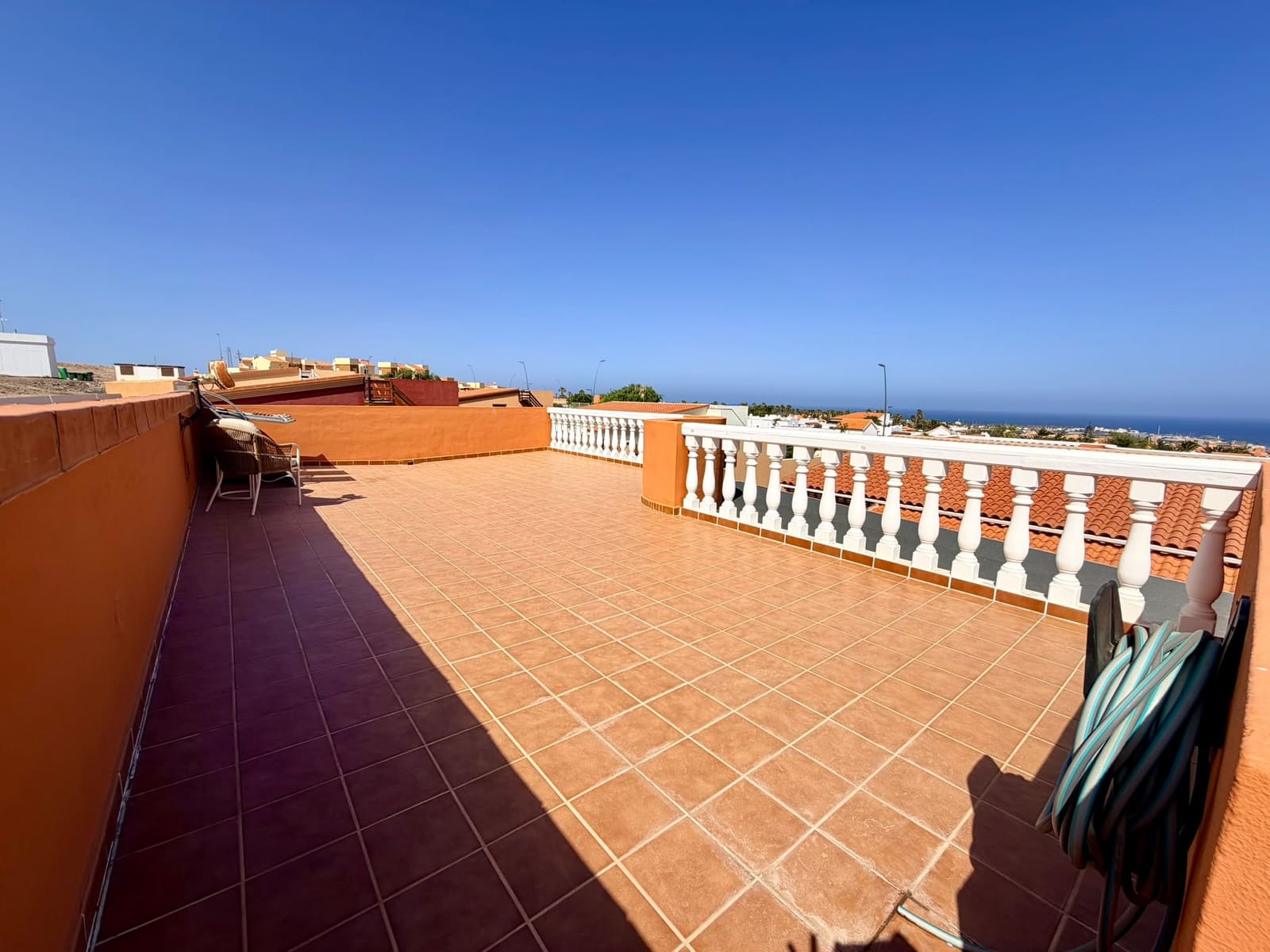 4 bedroom Villa for sale in Caleta de Fuste with pool garage - € 499,000 (Ref: 9897180)
