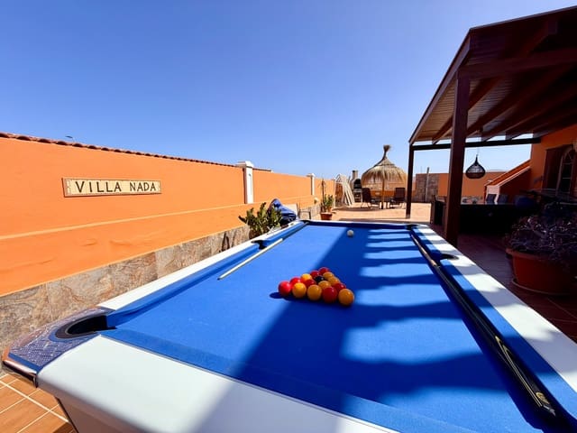 4 bedroom Villa for sale in Caleta de Fuste, Antigua with pool garage - € 499,000 (Ref: 9897180)