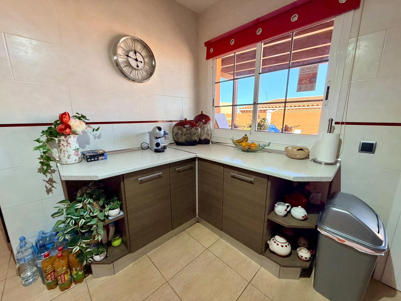 4 bedroom Villa for sale in Caleta de Fuste with pool garage - € 499,000 (Ref: 9897180)