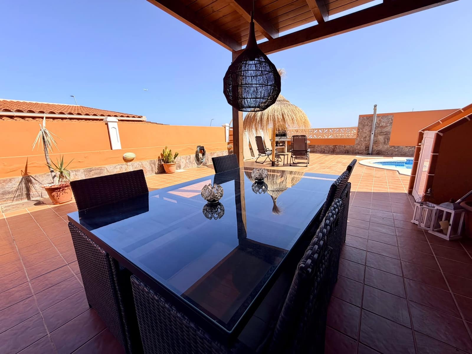 4 bedroom Villa for sale in Caleta de Fuste with pool garage - € 499,000 (Ref: 9897180)