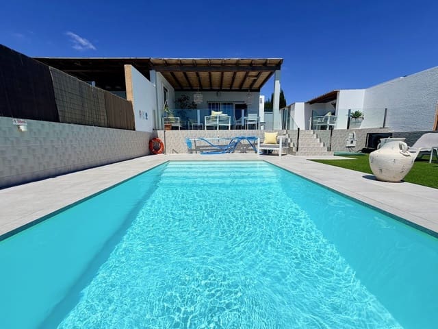 3 quarto Moradia para venda em Caleta de Fuste, Antigua com piscina - 430 000 € (Ref: 9917509)