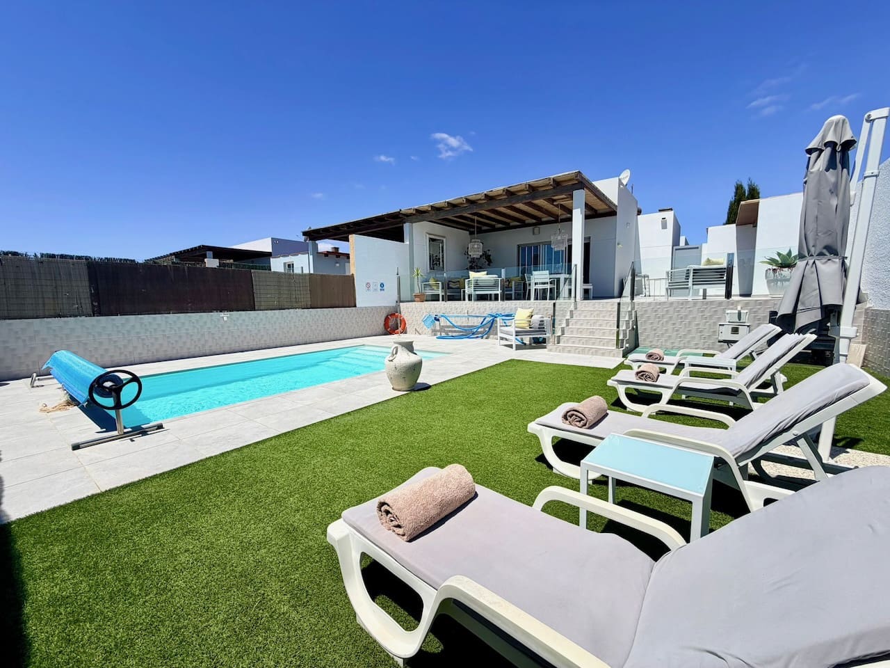 3 quarto Moradia para venda em Caleta de Fuste com piscina - 430 000 € (Ref: 9917509)