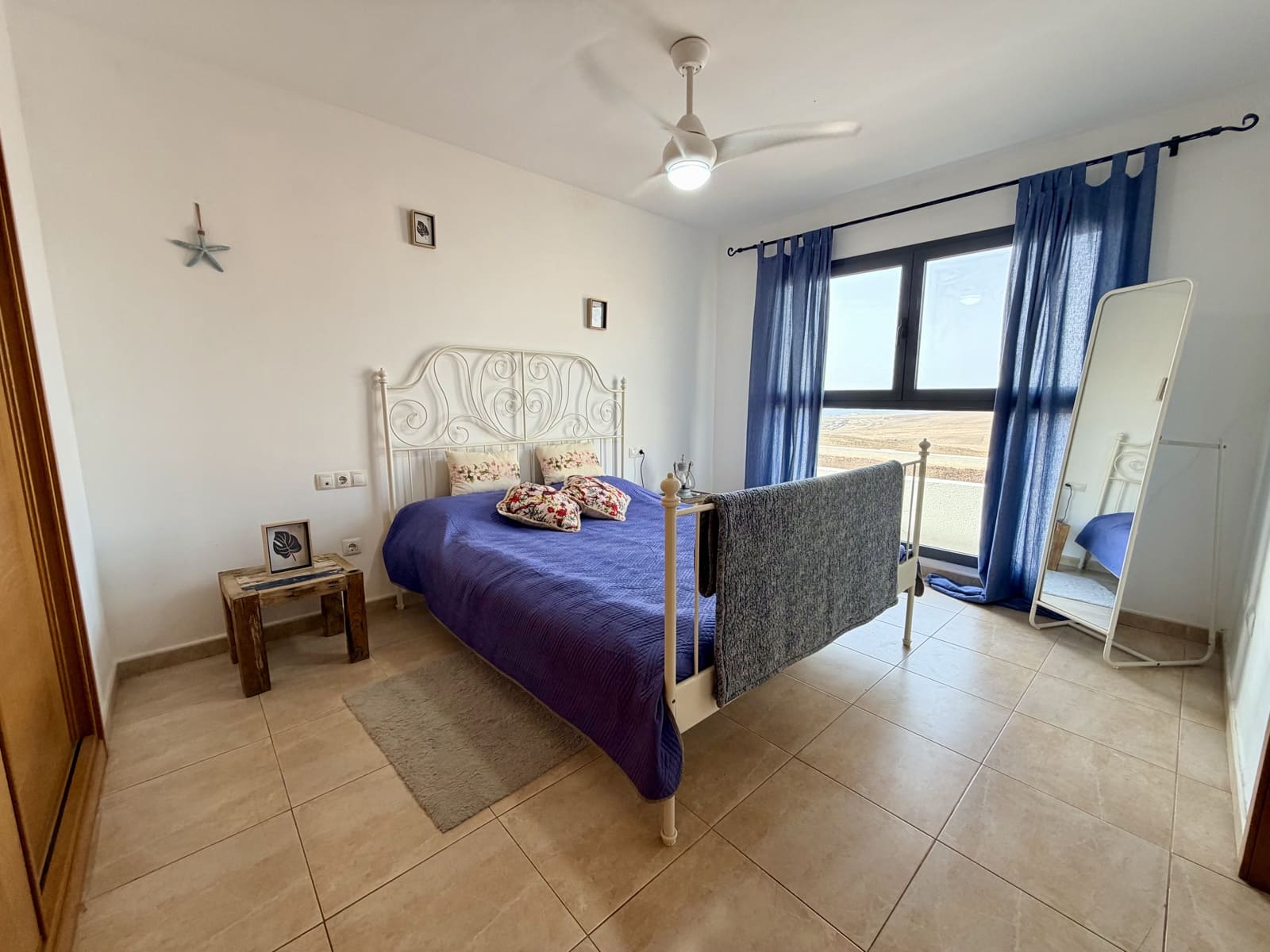 3 sypialnia Dom na sprzedaż w Caleta de Fuste z basenem garażem - 315 000 € (Ref: 9944910)