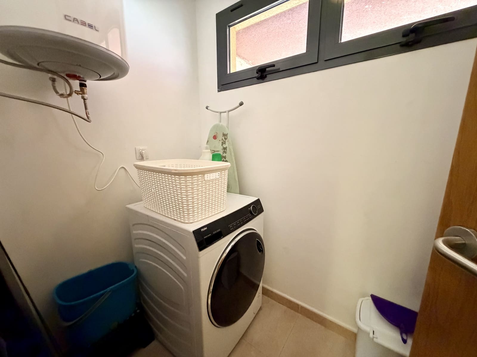 3 sypialnia Dom na sprzedaż w Caleta de Fuste z basenem garażem - 315 000 € (Ref: 9944910)
