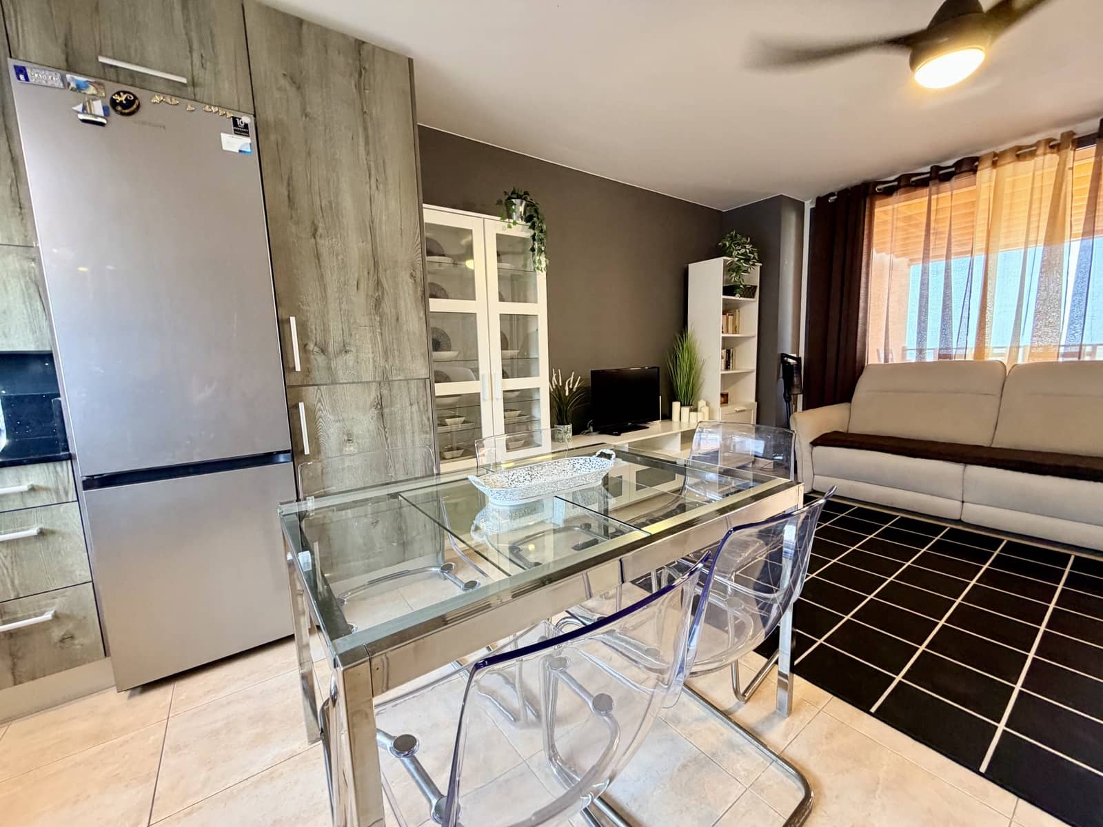 3 sypialnia Dom na sprzedaż w Caleta de Fuste z basenem garażem - 315 000 € (Ref: 9944910)