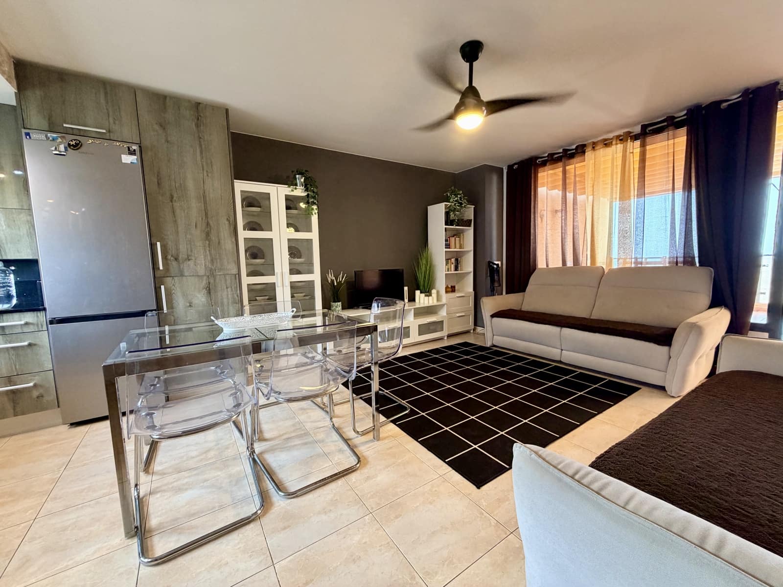 3 sypialnia Dom na sprzedaż w Caleta de Fuste z basenem garażem - 315 000 € (Ref: 9944910)