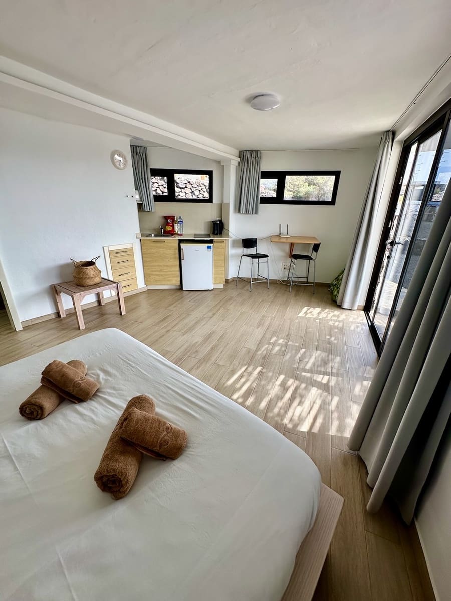 4 chambre Bungalow à vendre à Caleta de Famara - 1 050 000 € (Ref: 9946619)