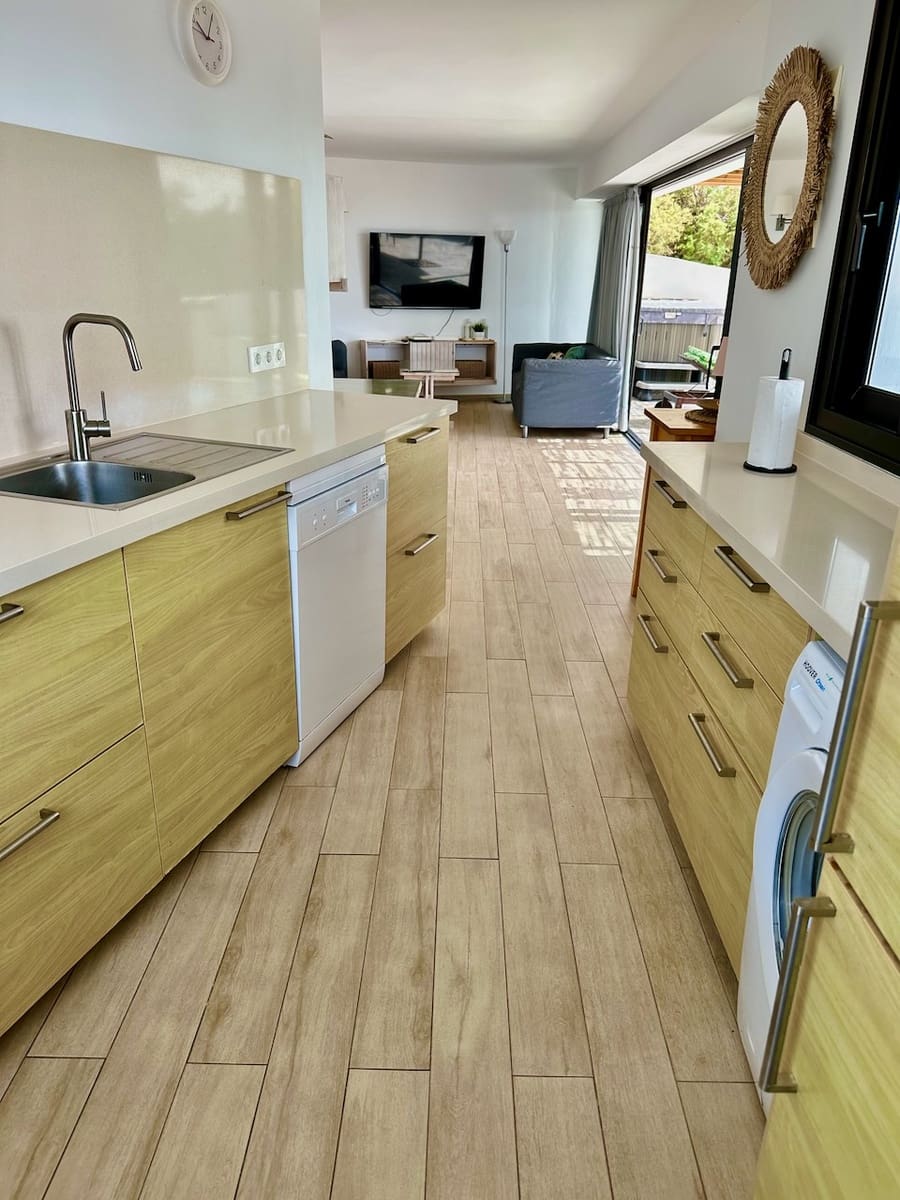 4 chambre Bungalow à vendre à Caleta de Famara - 1 050 000 € (Ref: 9946619)