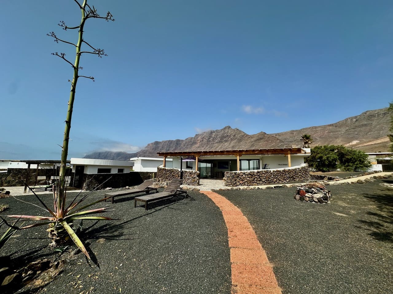 4 chambre Bungalow à vendre à Caleta de Famara - 1 050 000 € (Ref: 9946619)