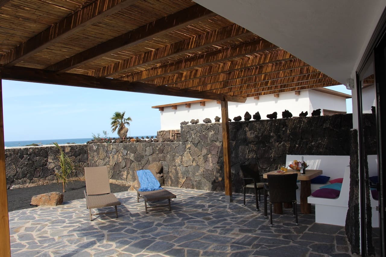 4 chambre Bungalow à vendre à Caleta de Famara - 1 050 000 € (Ref: 9946619)