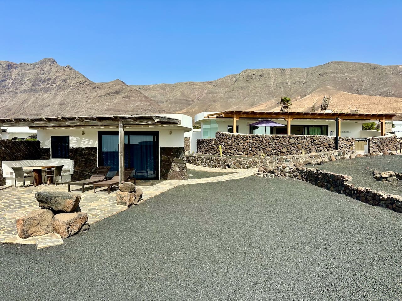 4 chambre Bungalow à vendre à Caleta de Famara - 1 050 000 € (Ref: 9946619)
