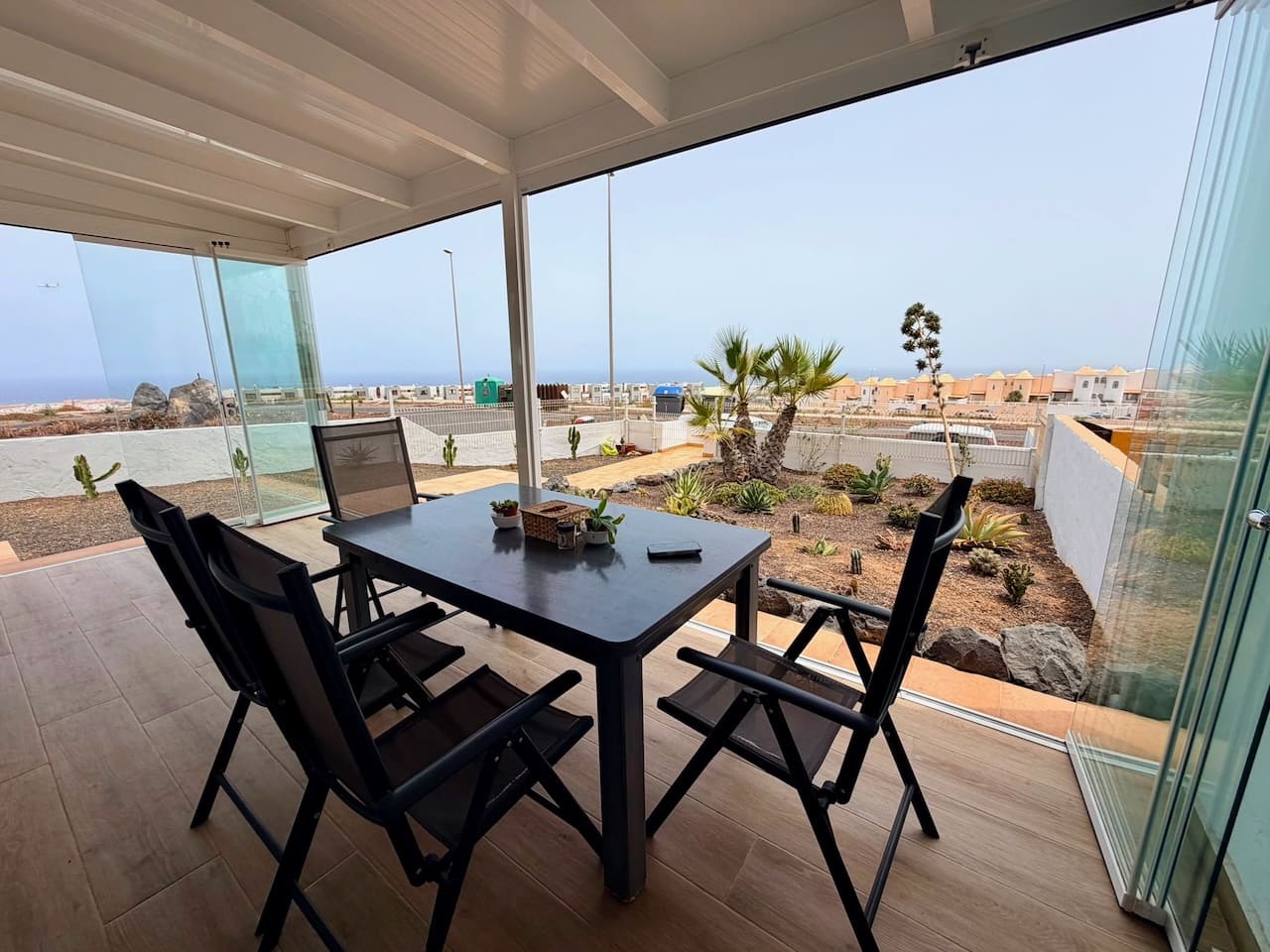3 soverom Kjedet enebolig til salgs i Caleta de Fuste med svømmebasseng - € 269 000 (Ref: 9976408)