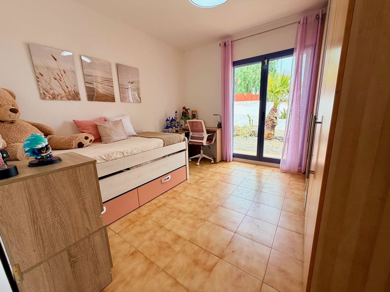3 soverom Kjedet enebolig til salgs i Caleta de Fuste med svømmebasseng - € 269 000 (Ref: 9976408)