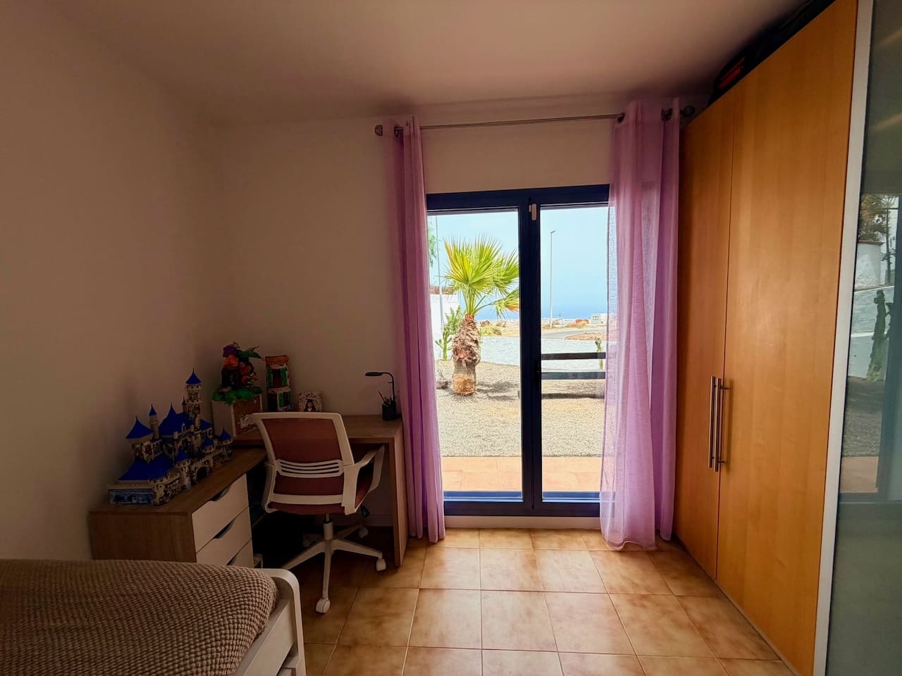 3 soverom Kjedet enebolig til salgs i Caleta de Fuste med svømmebasseng - € 269 000 (Ref: 9976408)