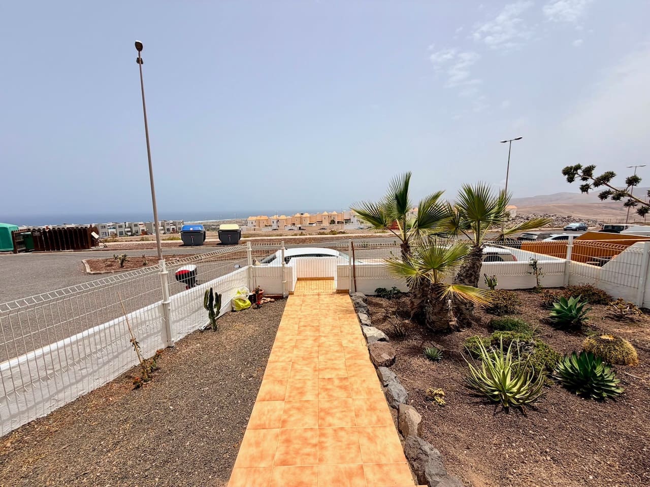 3 soverom Kjedet enebolig til salgs i Caleta de Fuste med svømmebasseng - € 269 000 (Ref: 9976408)