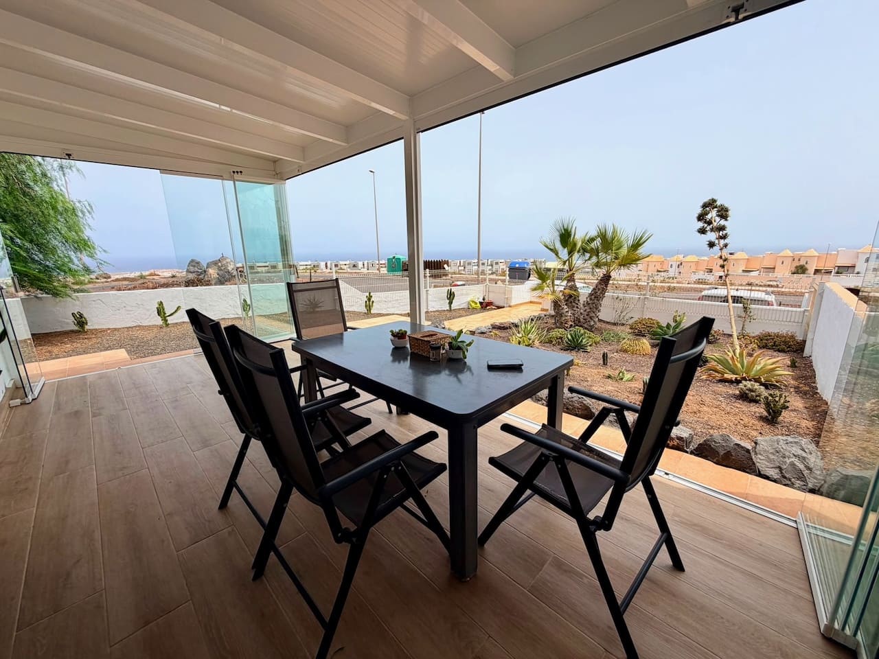 3 soverom Kjedet enebolig til salgs i Caleta de Fuste med svømmebasseng - € 269 000 (Ref: 9976408)