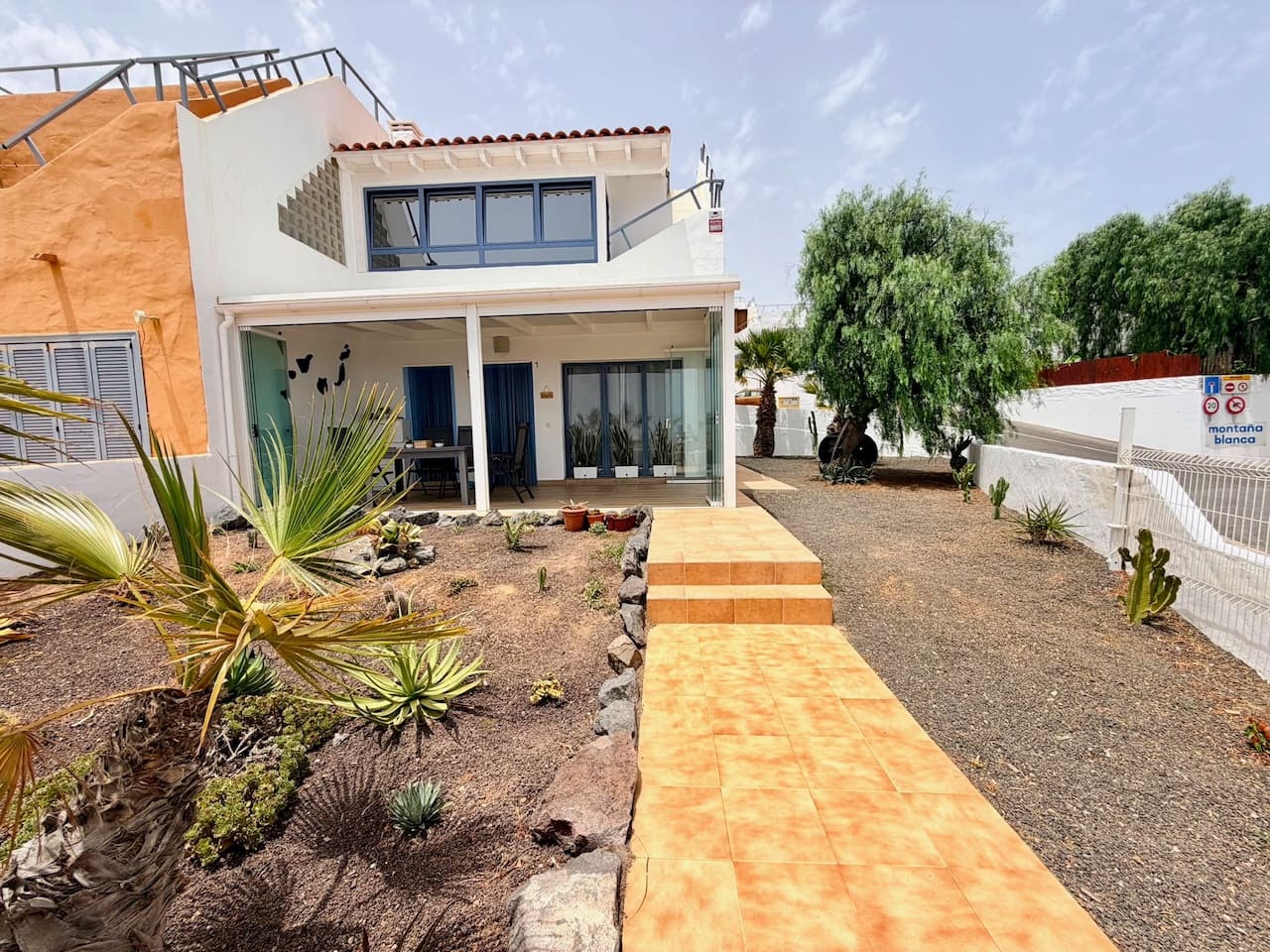 3 soverom Kjedet enebolig til salgs i Caleta de Fuste med svømmebasseng - € 269 000 (Ref: 9976408)
