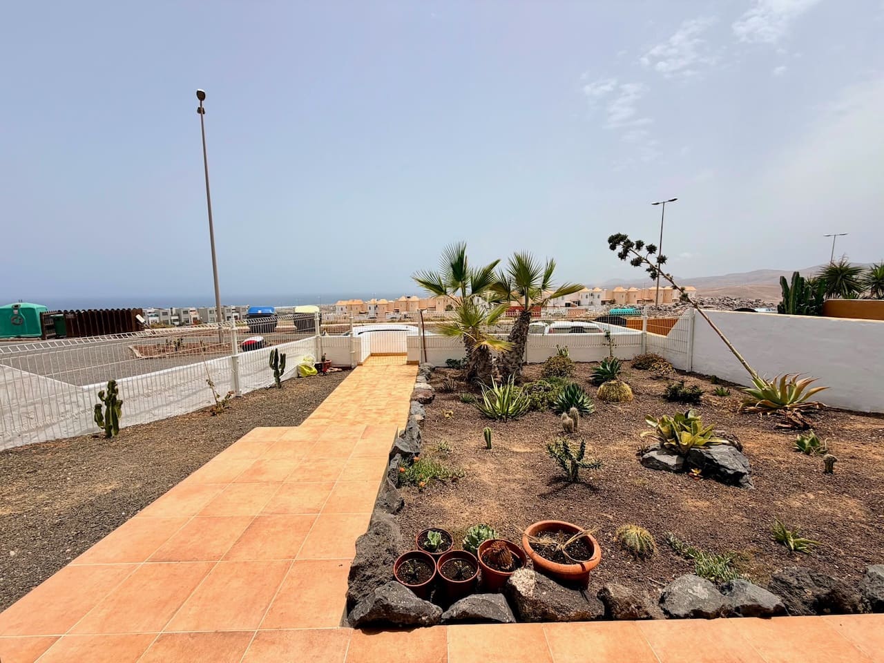3 soverom Kjedet enebolig til salgs i Caleta de Fuste med svømmebasseng - € 269 000 (Ref: 9976408)
