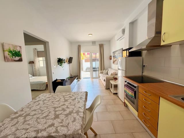 2 soverom Leilighet til salgs i Caleta de Fuste, Antigua med svømmebasseng - € 189 000 (Ref: 9976511)