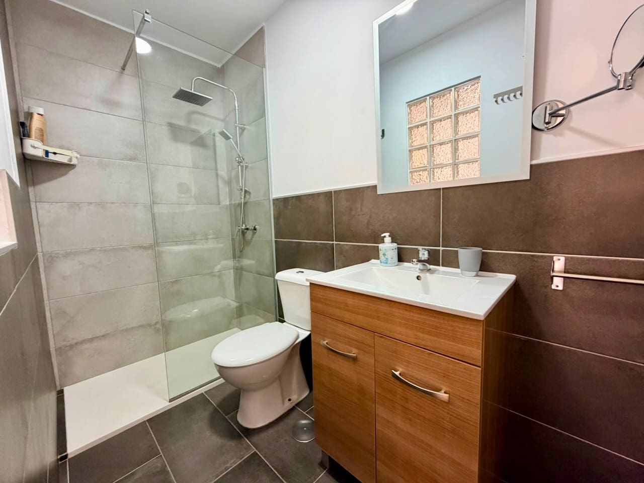 2 bedroom Apartment for sale in Caleta de Fuste with pool - € 189,000 (Ref: 9976511)