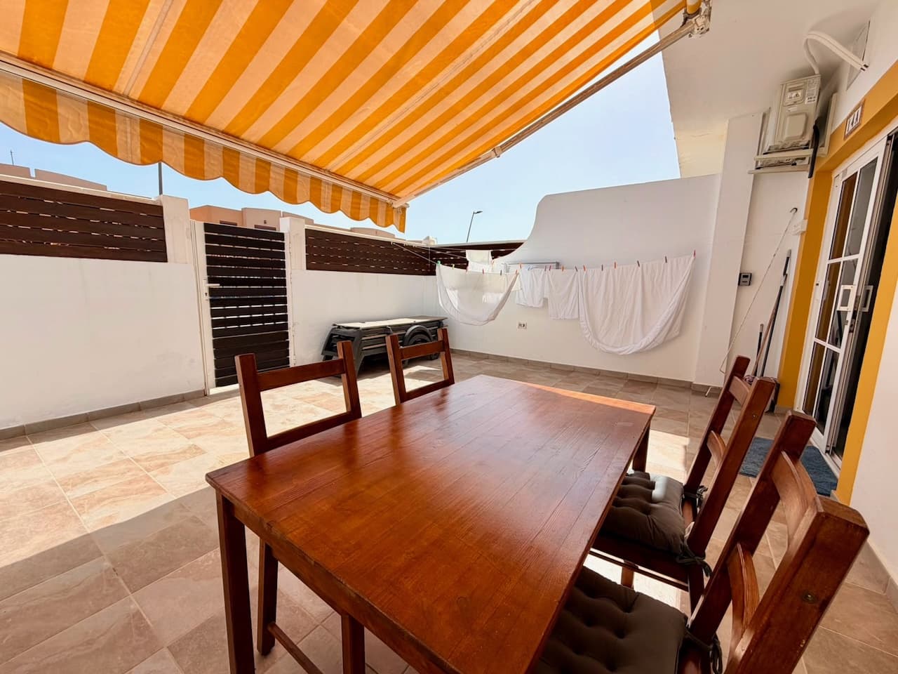2 bedroom Apartment for sale in Caleta de Fuste with pool - € 189,000 (Ref: 9976511)