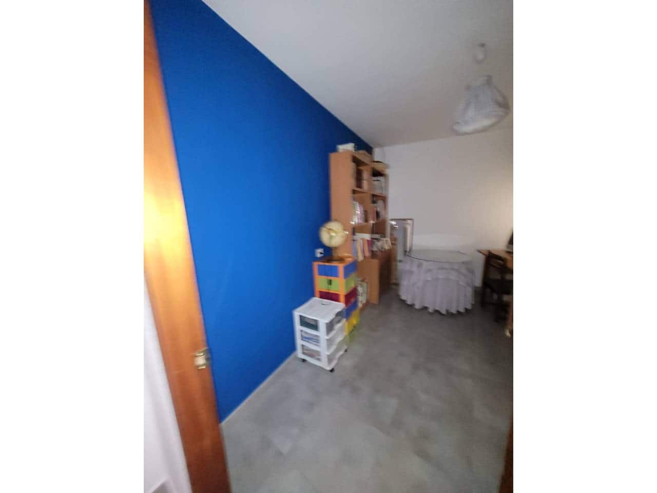 4 soveværelse Lejlighed til salg i Baza med garage - € 140.000 (Ref: 9552846)