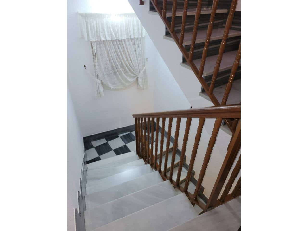 4 soveværelse Lejlighed til salg i Baza med garage - € 140.000 (Ref: 9552846)