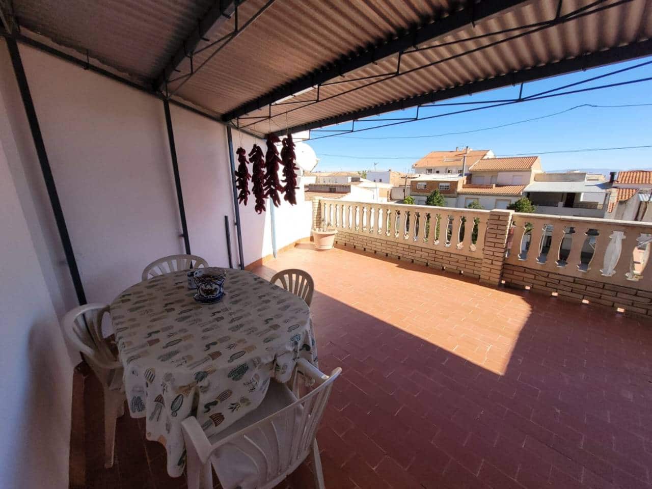 4 soveværelse Lejlighed til salg i Baza med garage - € 140.000 (Ref: 9552846)