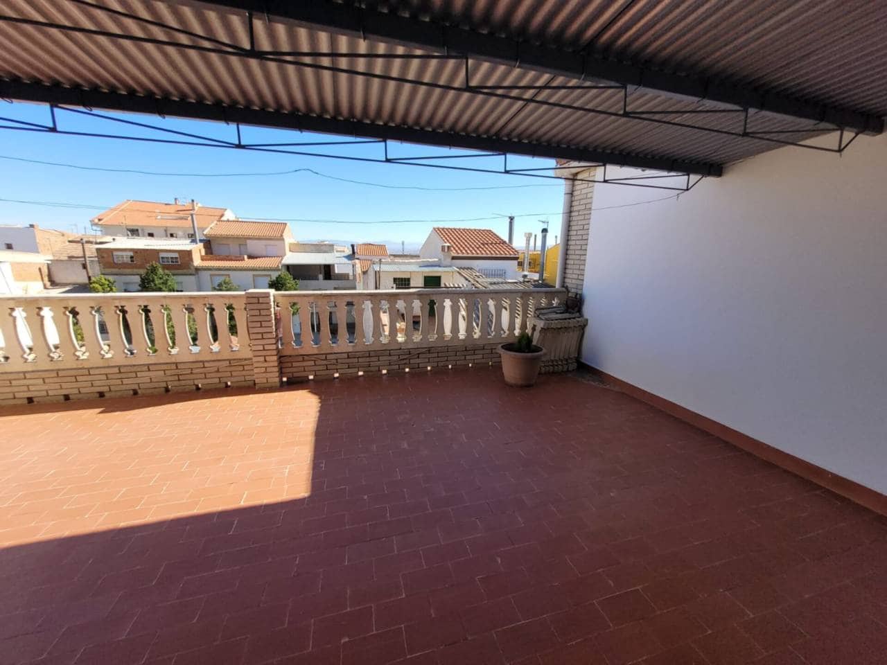 4 soveværelse Lejlighed til salg i Baza med garage - € 140.000 (Ref: 9552846)